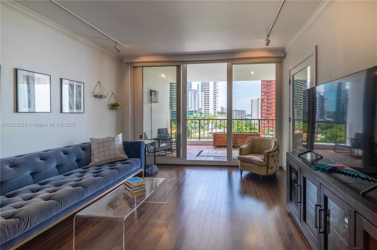 Small Image of 1581 BRICKELL AVE #508, Miami Number 18
