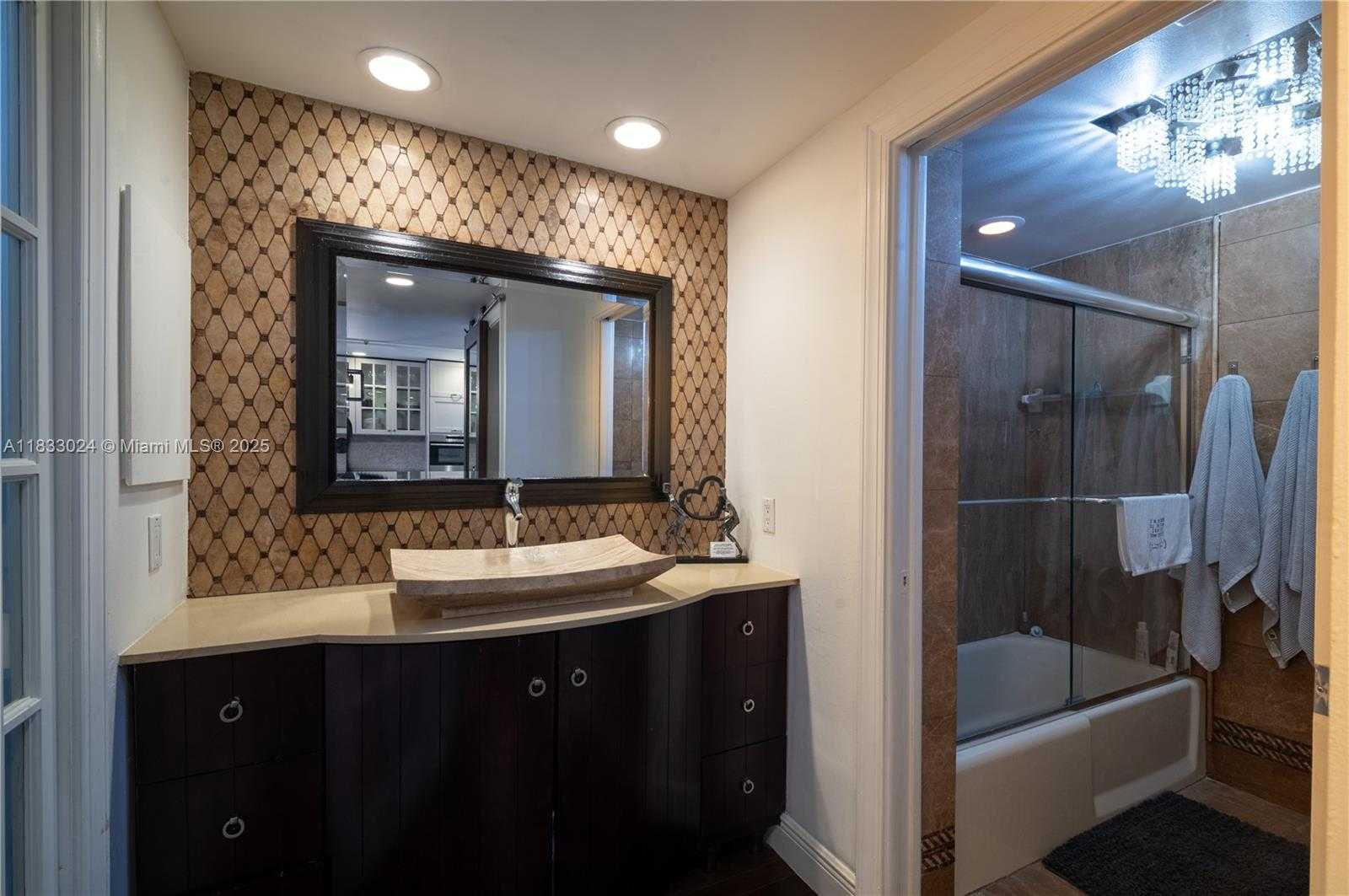 Small Image of 1581 BRICKELL AVE #508, Miami Number 21