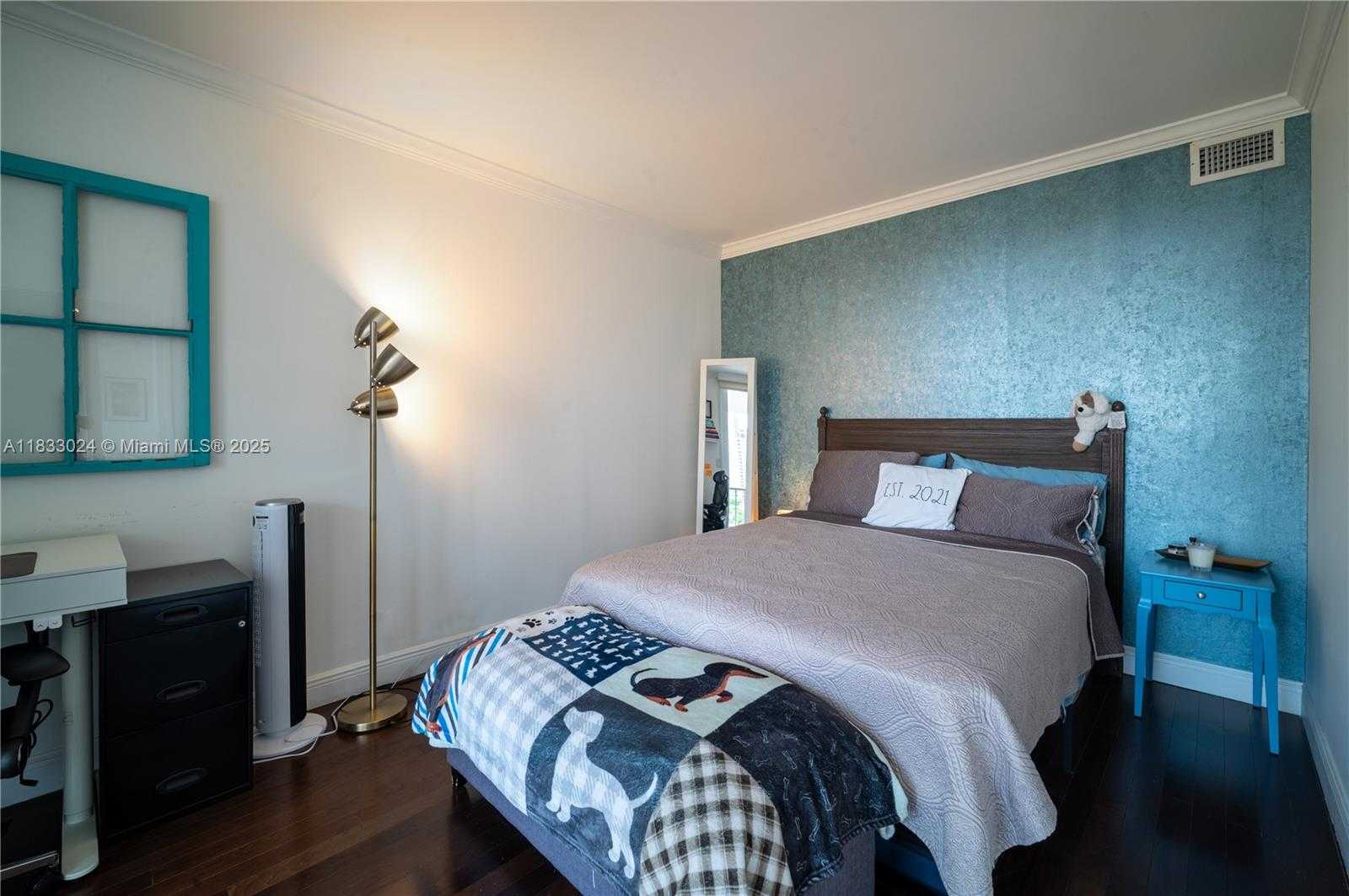 Small Image of 1581 BRICKELL AVE #508, Miami Number 26