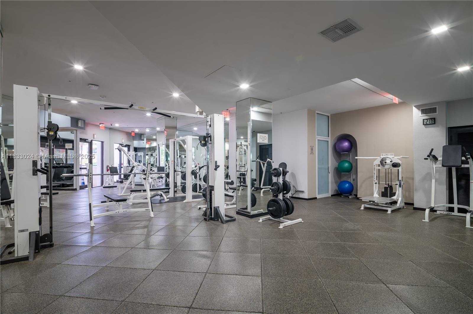 Small Image of 1581 BRICKELL AVE #508, Miami Number 41