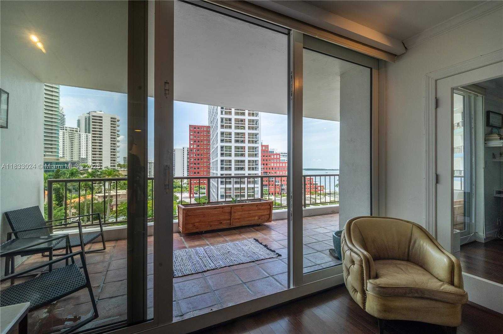 Small Image of 1581 BRICKELL AVE #508, Miami Number 60