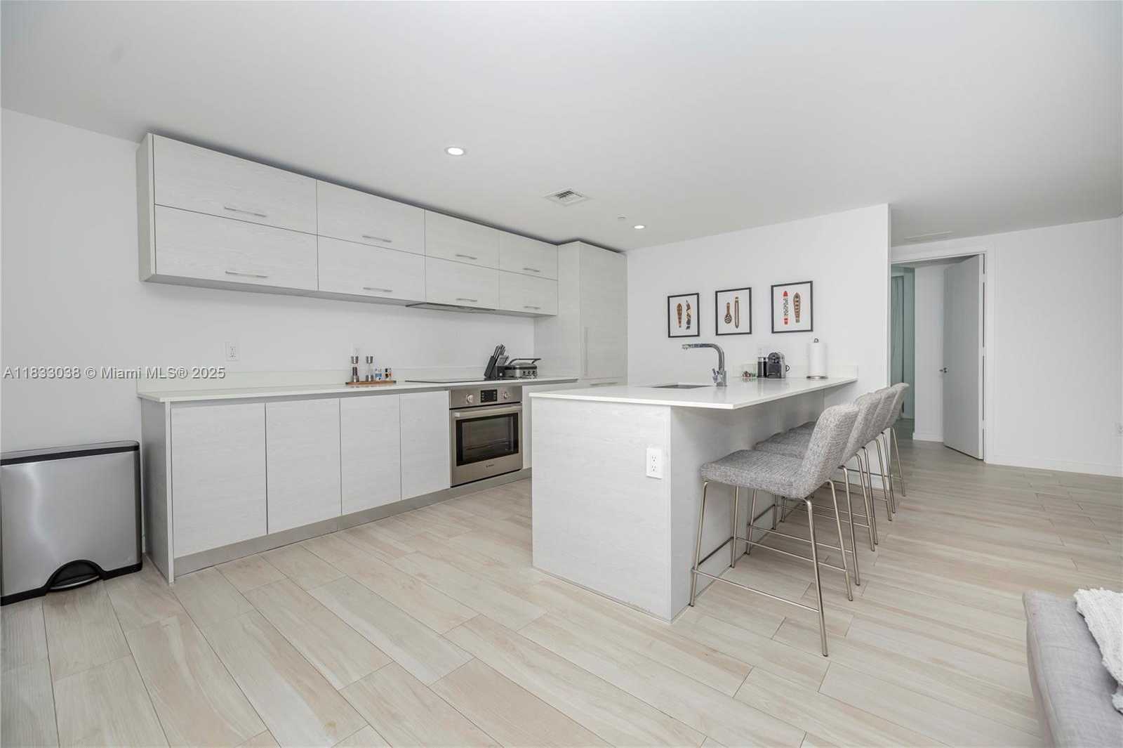 Small Image of 1300 SOUTH MIAMI AVE #2210, Miami Number 10
