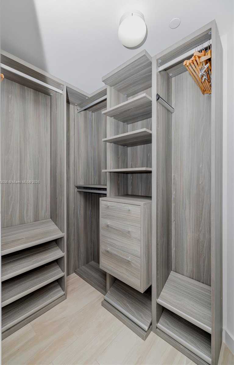 Small Image of 1300 SOUTH MIAMI AVE #2210, Miami Number 19