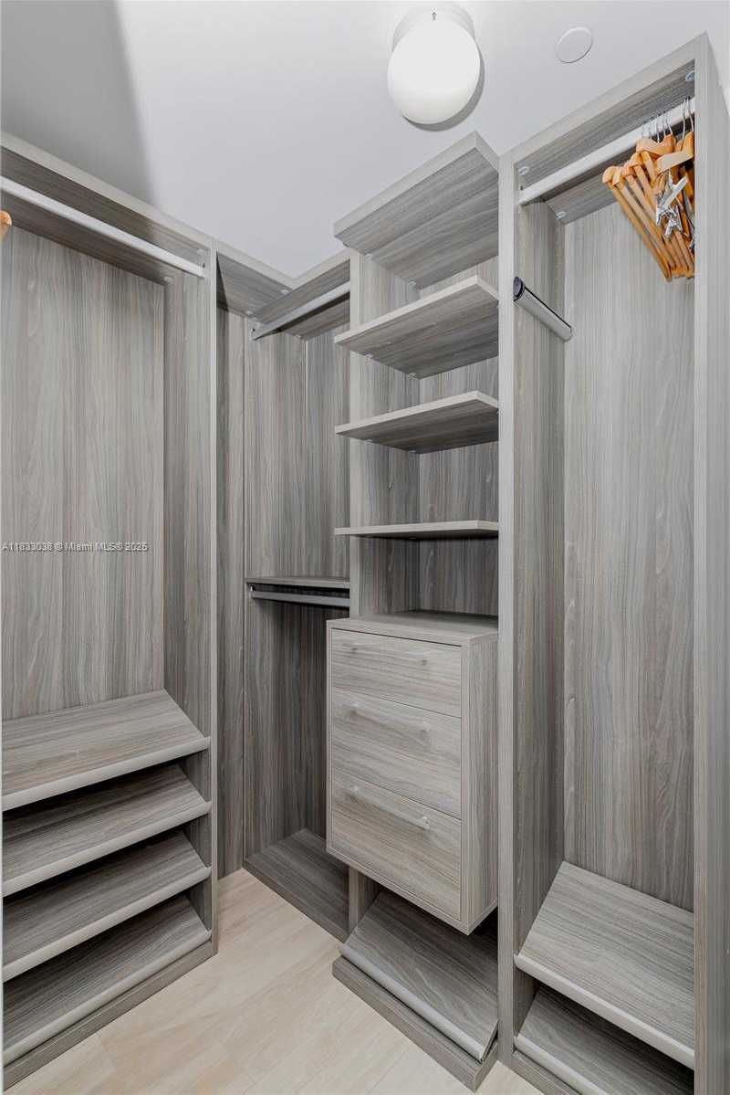 Small Image of 1300 SOUTH MIAMI AVE #2210, Miami Number 20