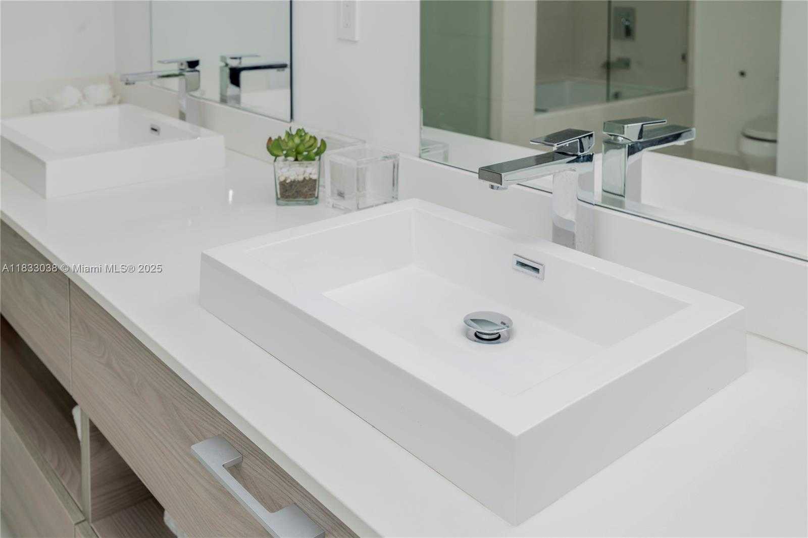 Small Image of 1300 SOUTH MIAMI AVE #2210, Miami Number 23
