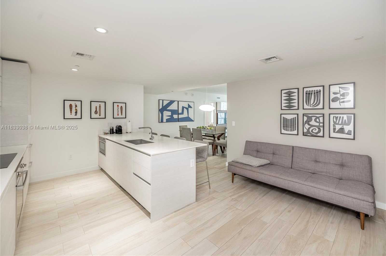 Small Image of 1300 SOUTH MIAMI AVE #2210, Miami Number 3