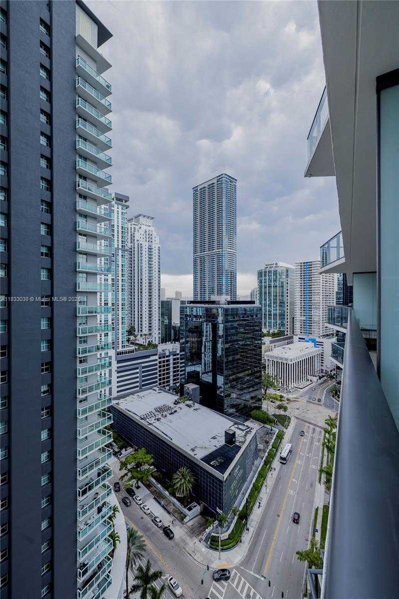 Small Image of 1300 SOUTH MIAMI AVE #2210, Miami Number 30