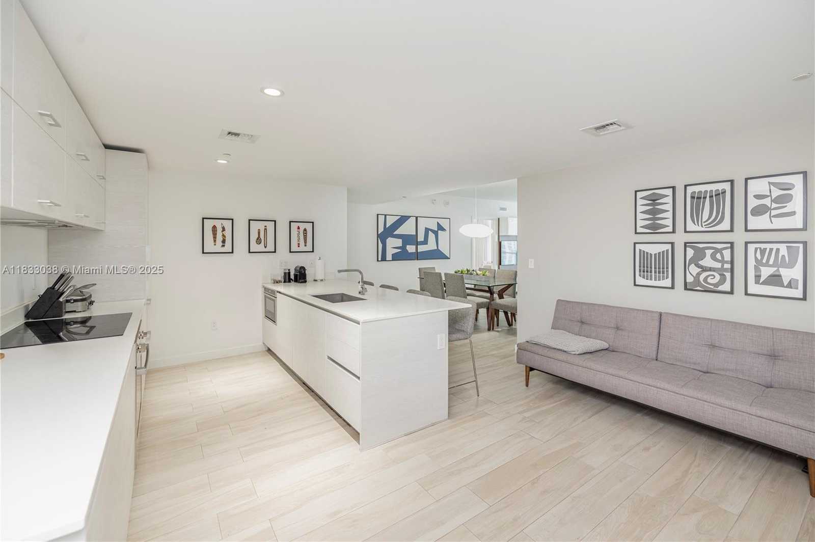 Small Image of 1300 SOUTH MIAMI AVE #2210, Miami Number 4