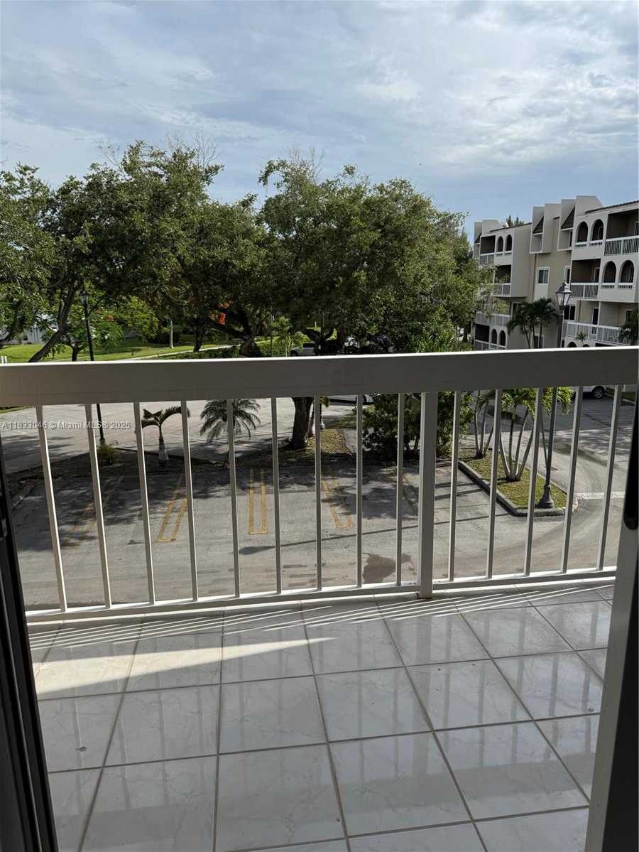 Small Image of 7915 CAMINO REAL #N-302, Miami Number 10