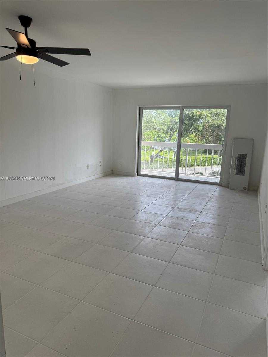 Small Image of 7915 CAMINO REAL #N-302, Miami Number 6