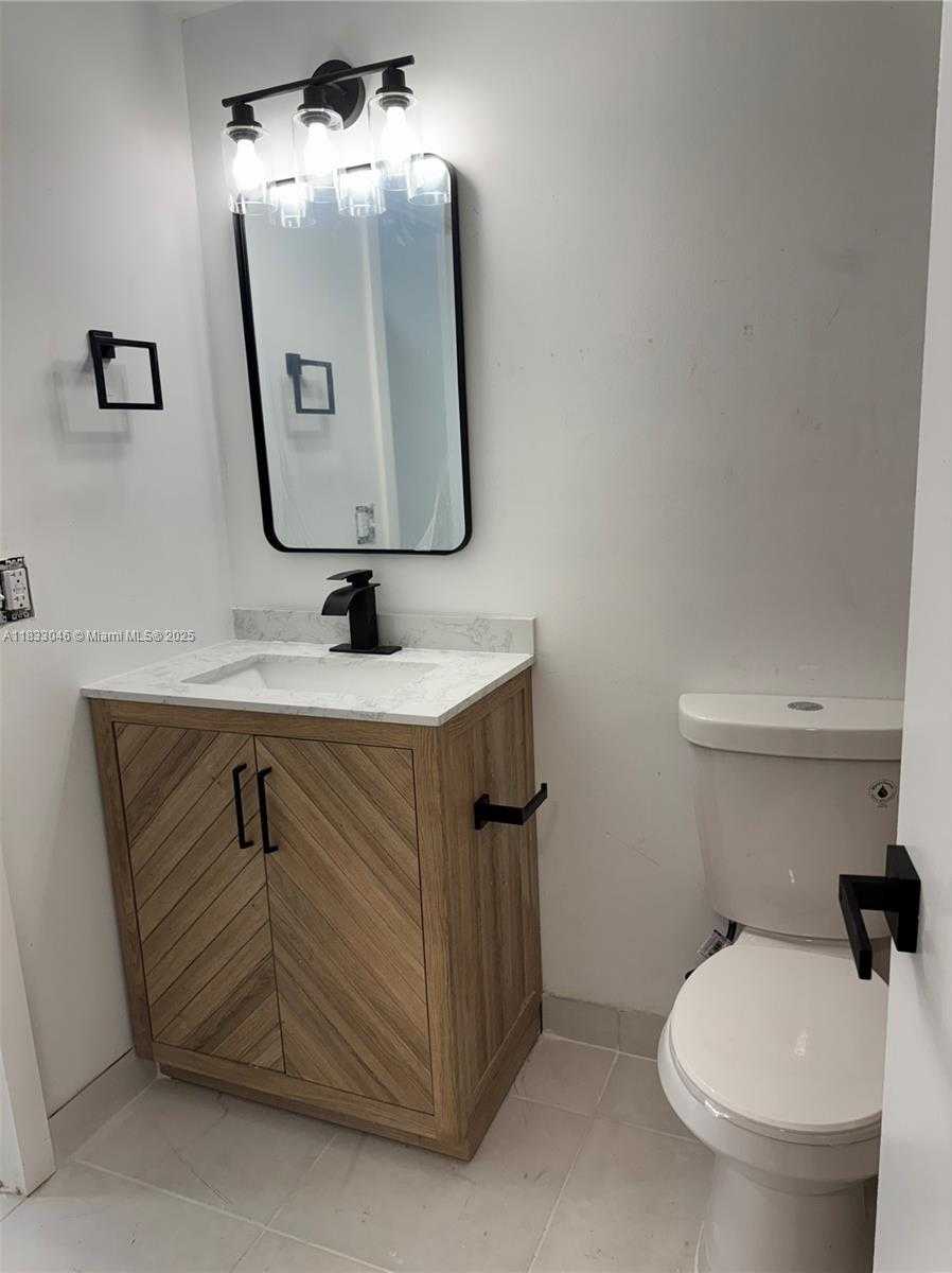 Small Image of 7915 CAMINO REAL #N-302, Miami Number 8