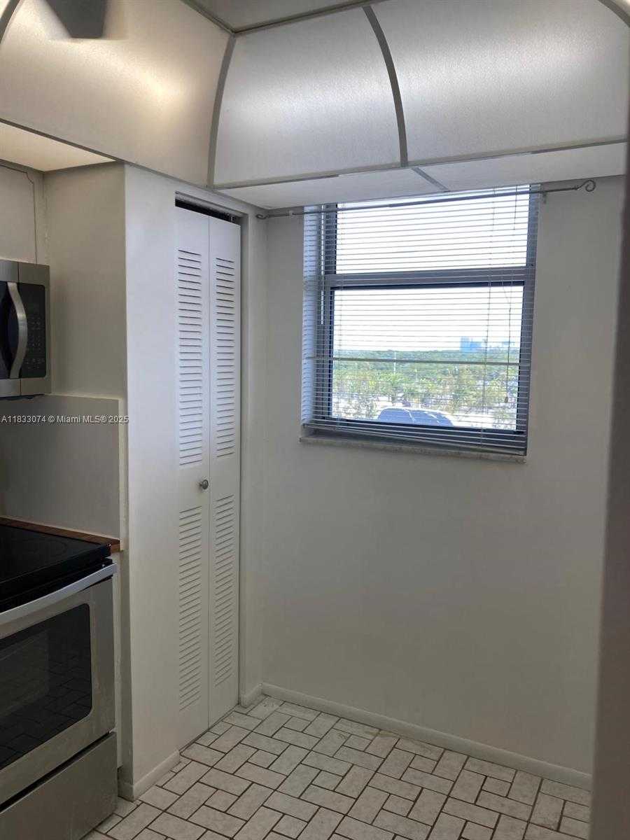 Small Image of 3703 NORTH EAST 166TH ST #905, North Miami Beach Number 18