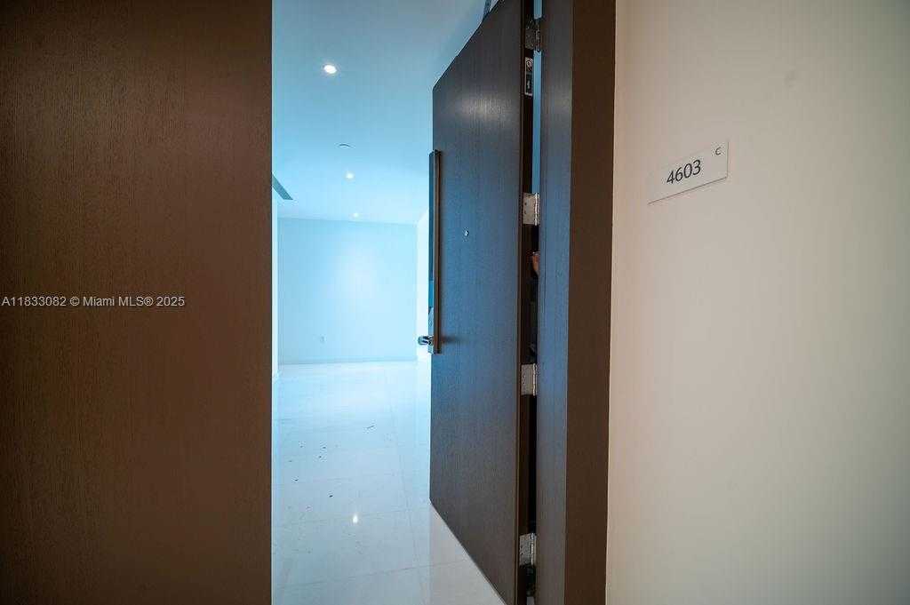 Small Image of 300 BISCAYNE BLVD WAY #4603, Miami Number 2