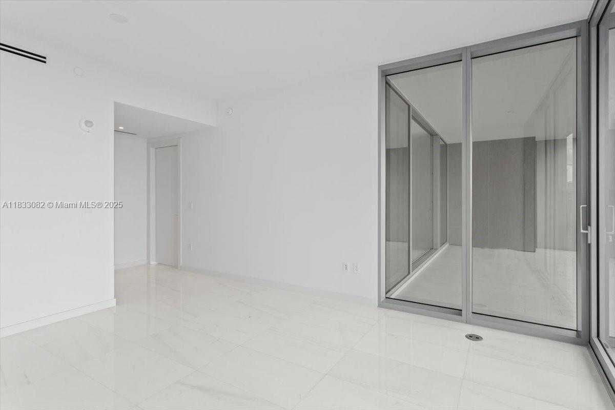 Small Image of 300 BISCAYNE BLVD WAY #4603, Miami Number 21