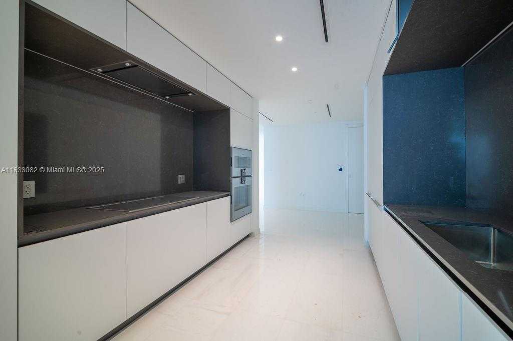 Small Image of 300 BISCAYNE BLVD WAY #4603, Miami Number 27