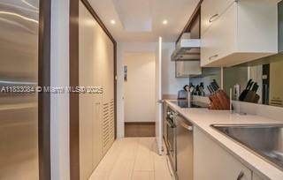 Small Image of 2130 PARK AVE #TH3, Miami Beach Number 4