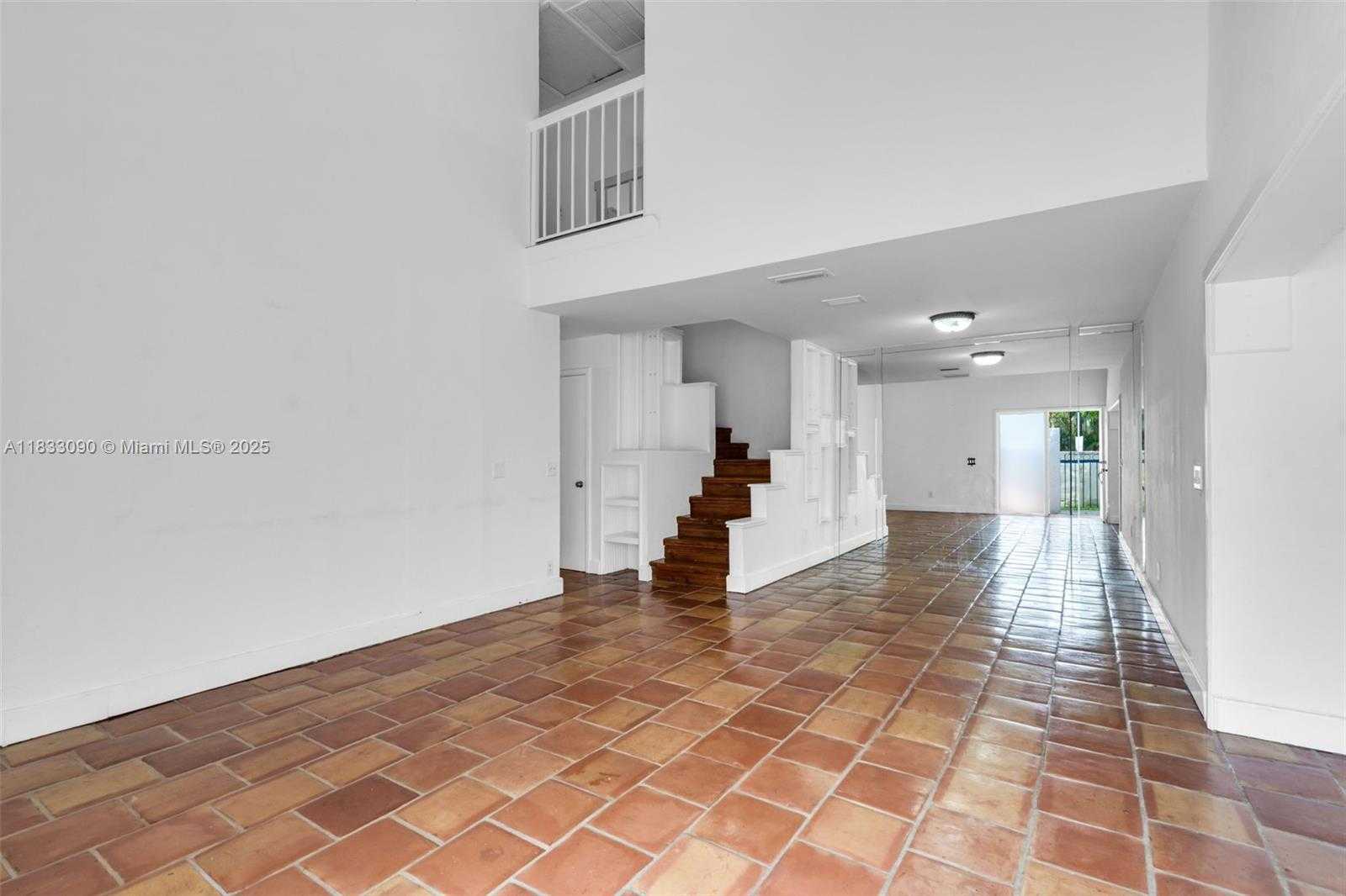 Small Image of 20908 LEEWARD CT #231-3, Aventura Number 3