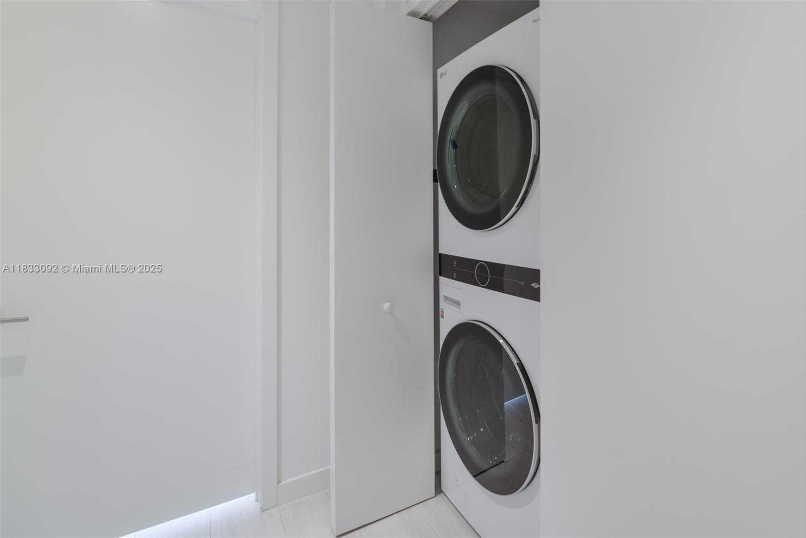Small Image of 650 NORTH EAST 32ND ST #4301, Miami Number 34