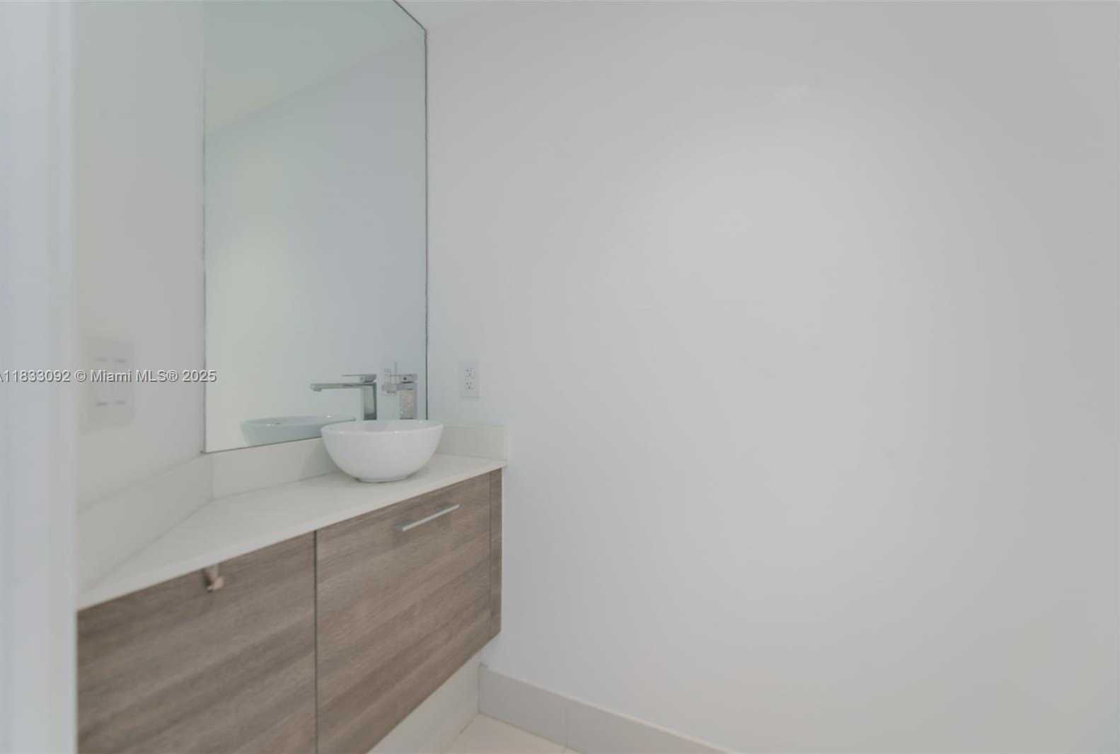 Small Image of 650 NORTH EAST 32ND ST #4301, Miami Number 40