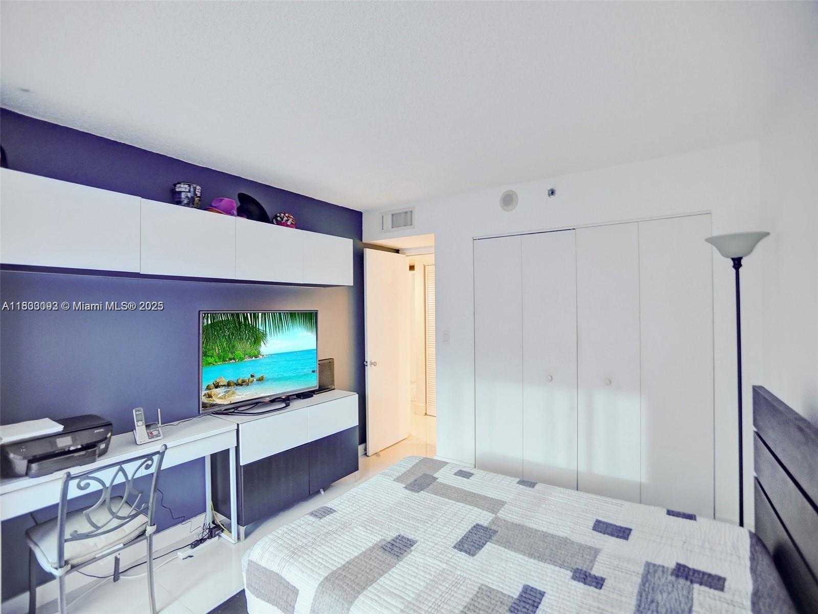 Small Image of 1627 BRICKELL AVE #605, Miami Number 14