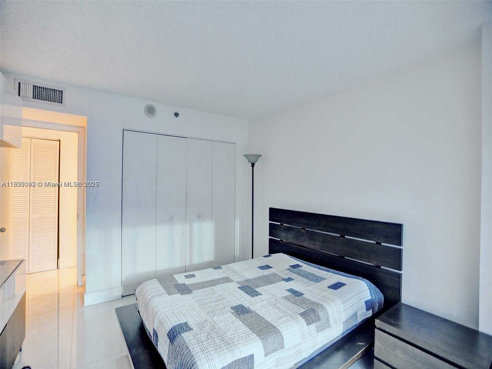 Small Image of 1627 BRICKELL AVE #605, Miami Number 15