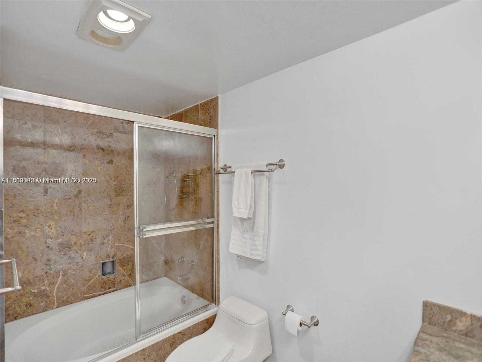 Small Image of 1627 BRICKELL AVE #605, Miami Number 18