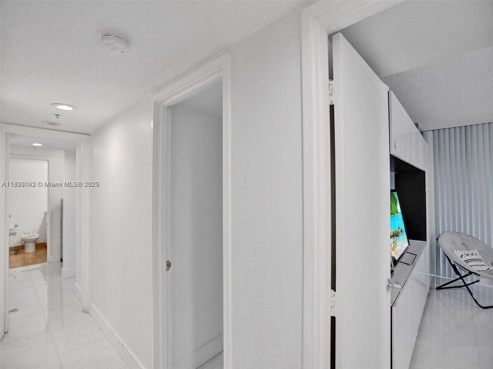 Small Image of 1627 BRICKELL AVE #605, Miami Number 22