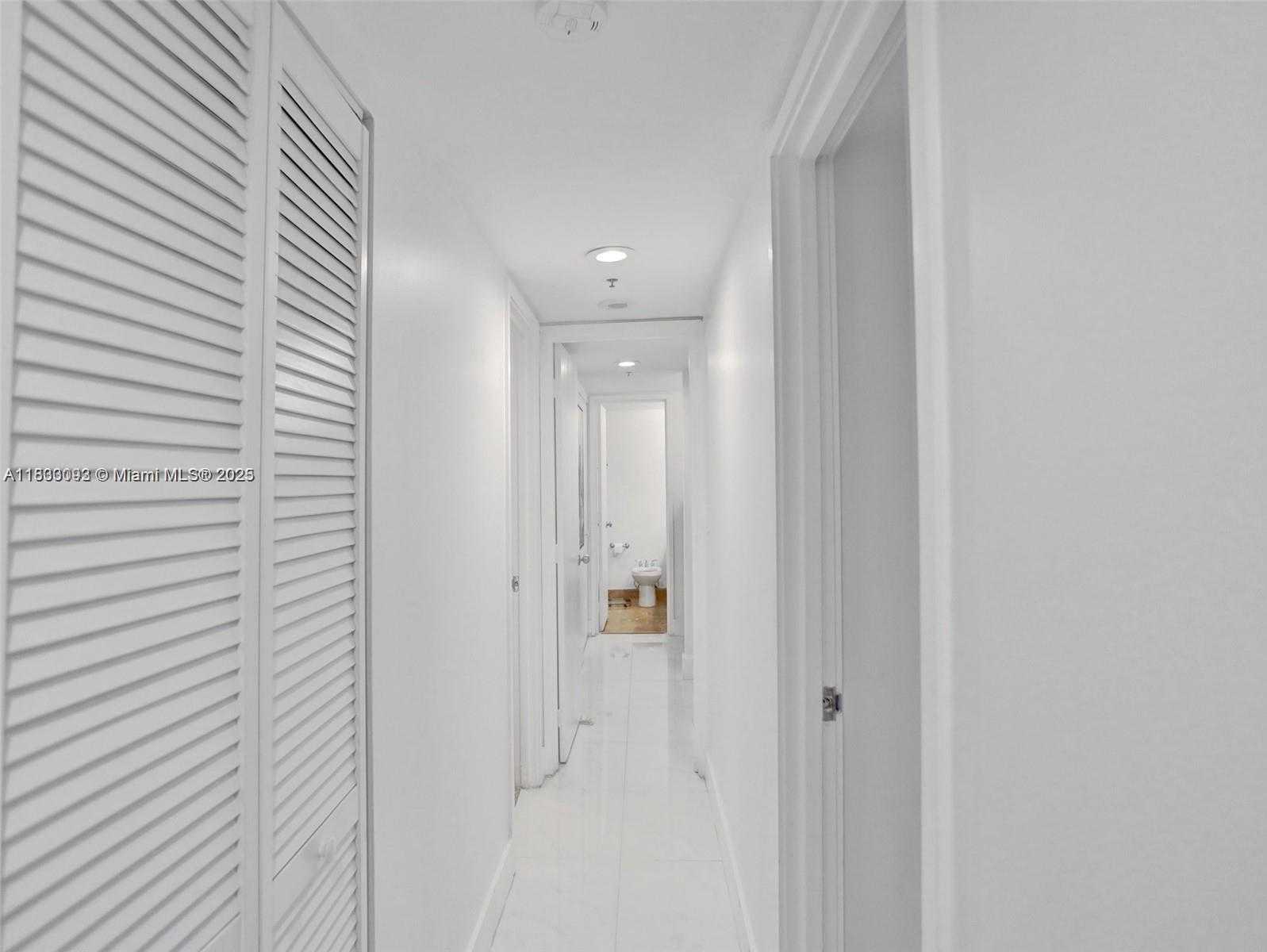 Small Image of 1627 BRICKELL AVE #605, Miami Number 26