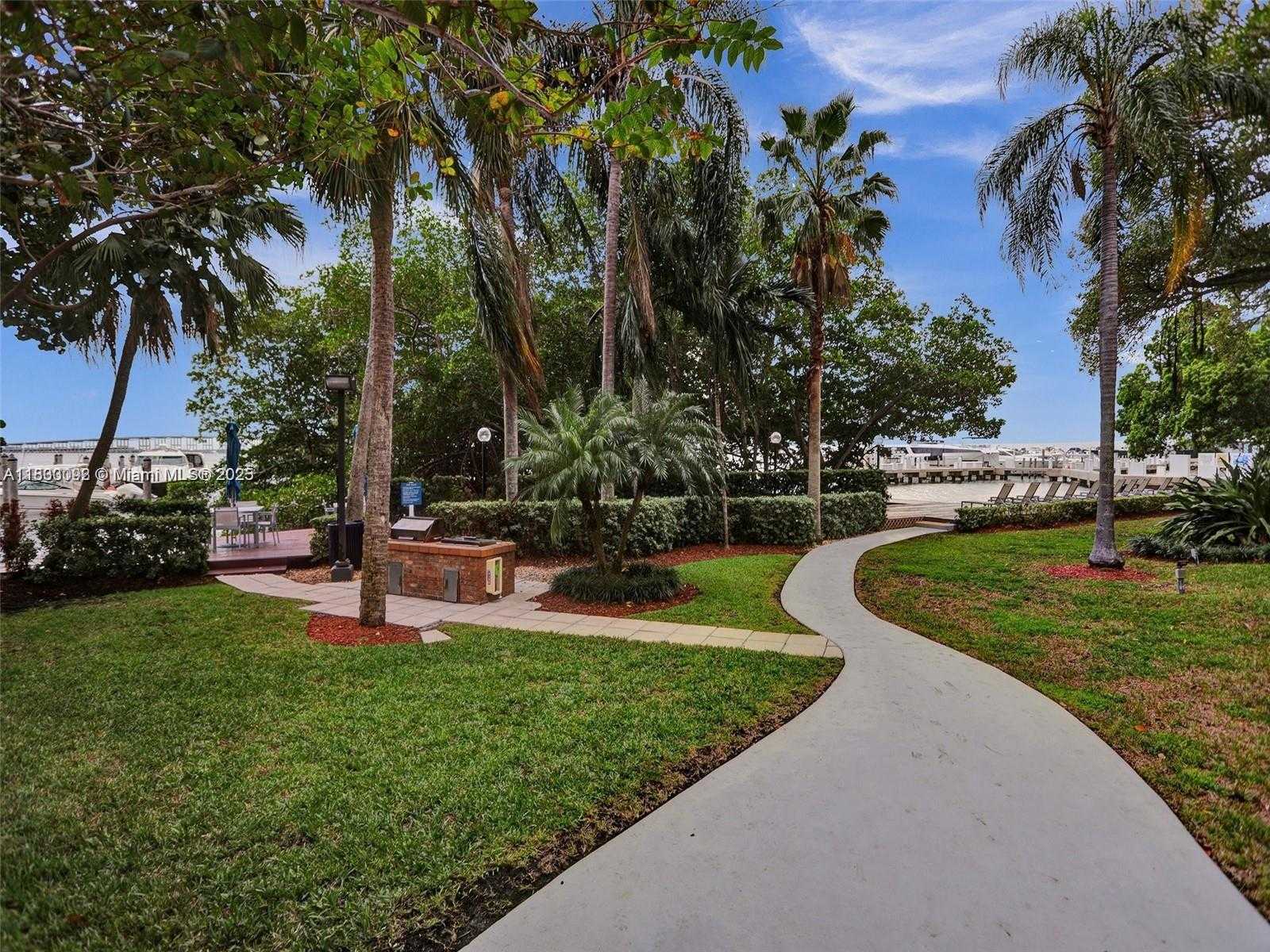 Small Image of 1627 BRICKELL AVE #605, Miami Number 29