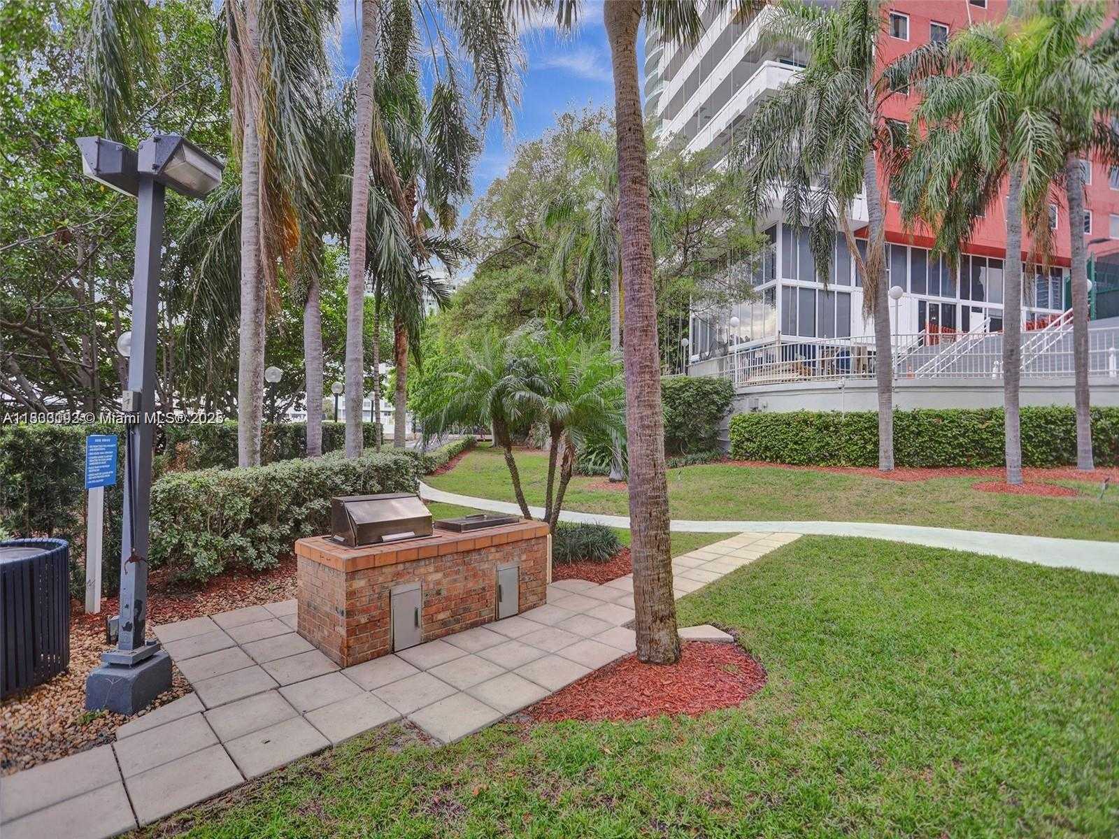 Small Image of 1627 BRICKELL AVE #605, Miami Number 30