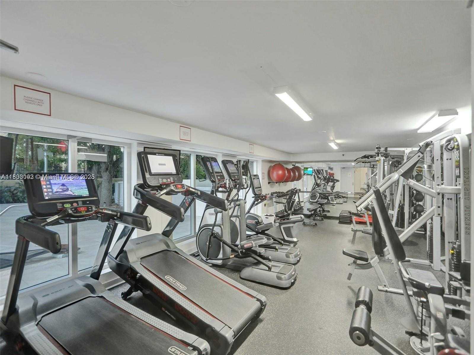 Small Image of 1627 BRICKELL AVE #605, Miami Number 35