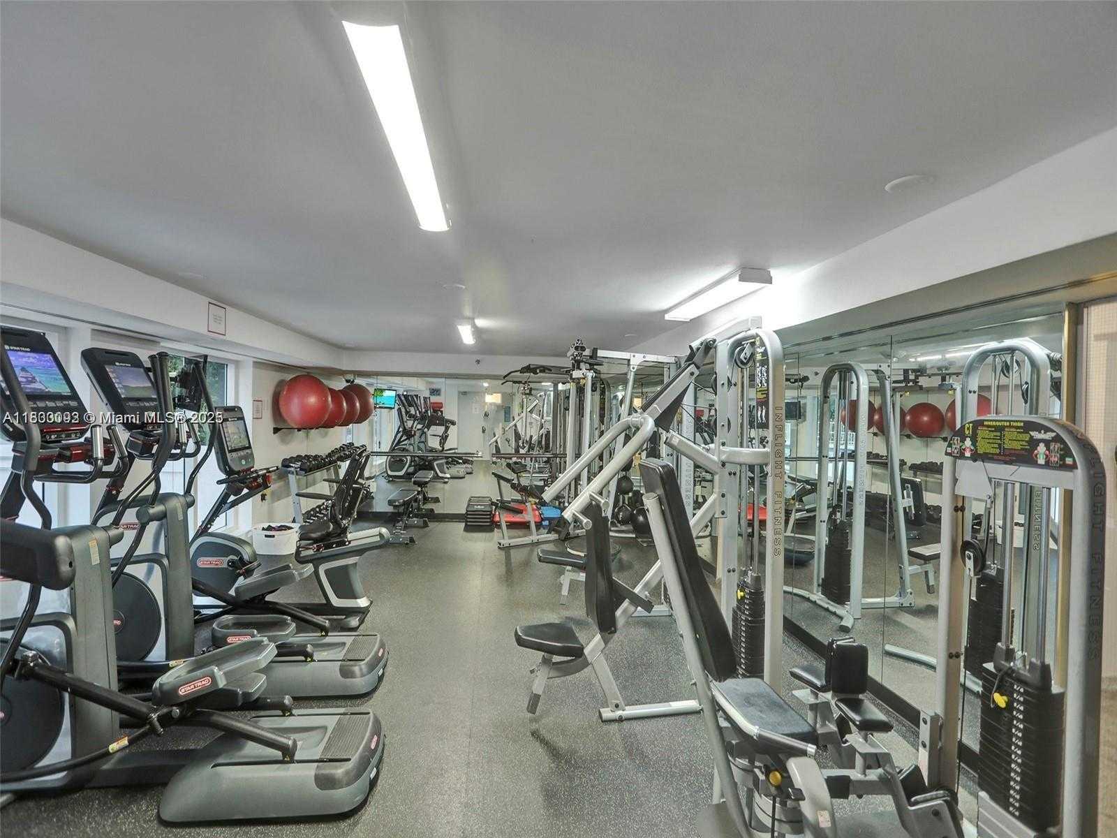 Small Image of 1627 BRICKELL AVE #605, Miami Number 36