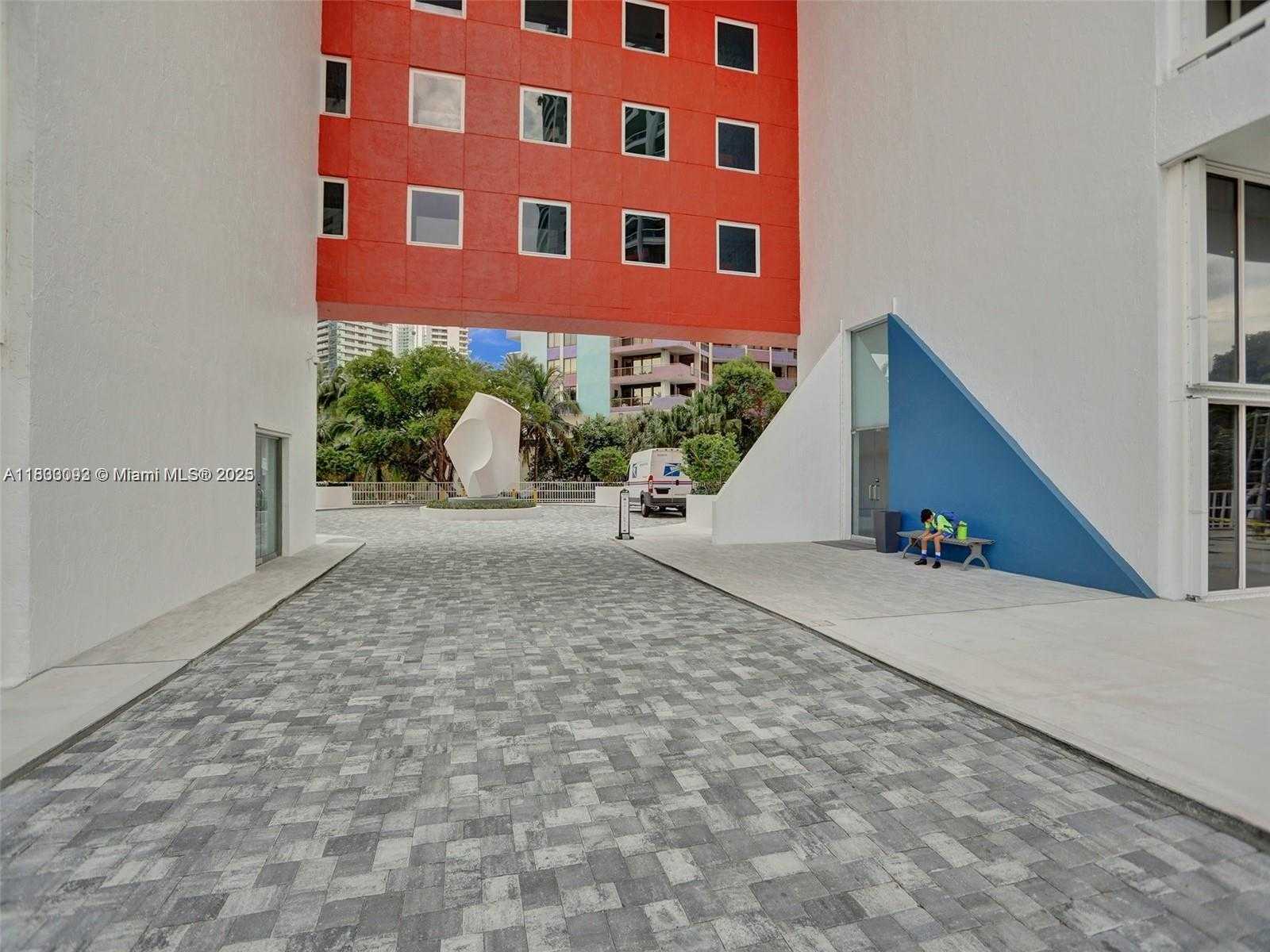 Small Image of 1627 BRICKELL AVE #605, Miami Number 45