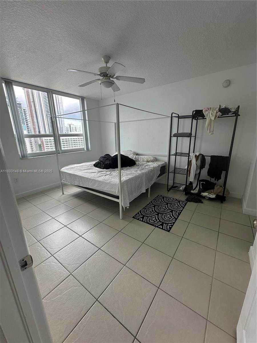 Small Image of 2000 NORTH BAYSHORE DR #1505, Miami Number 18