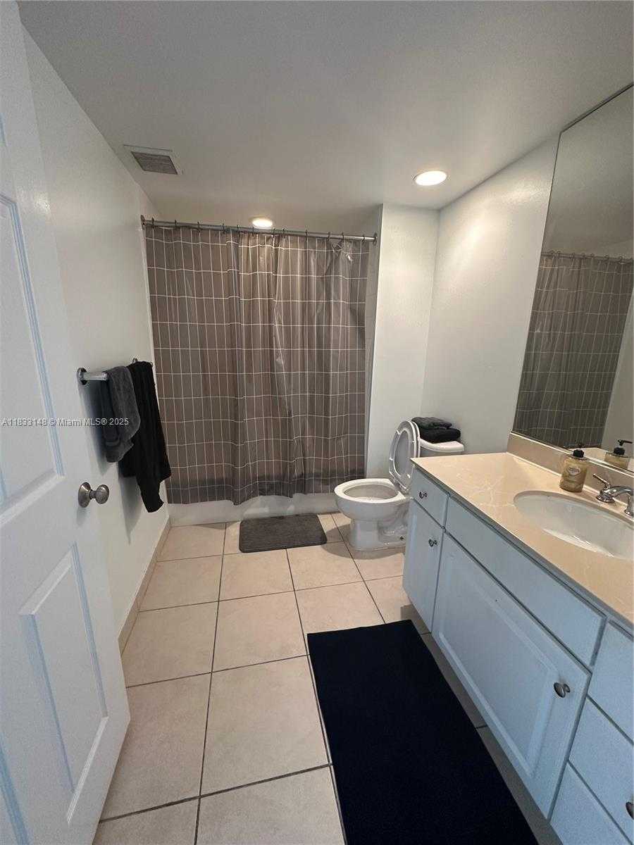 Small Image of 2000 NORTH BAYSHORE DR #1505, Miami Number 19