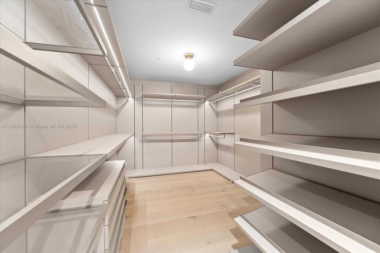 Small Image of 7441 FISHER ISLAND DR #7441, Miami Beach Number 22