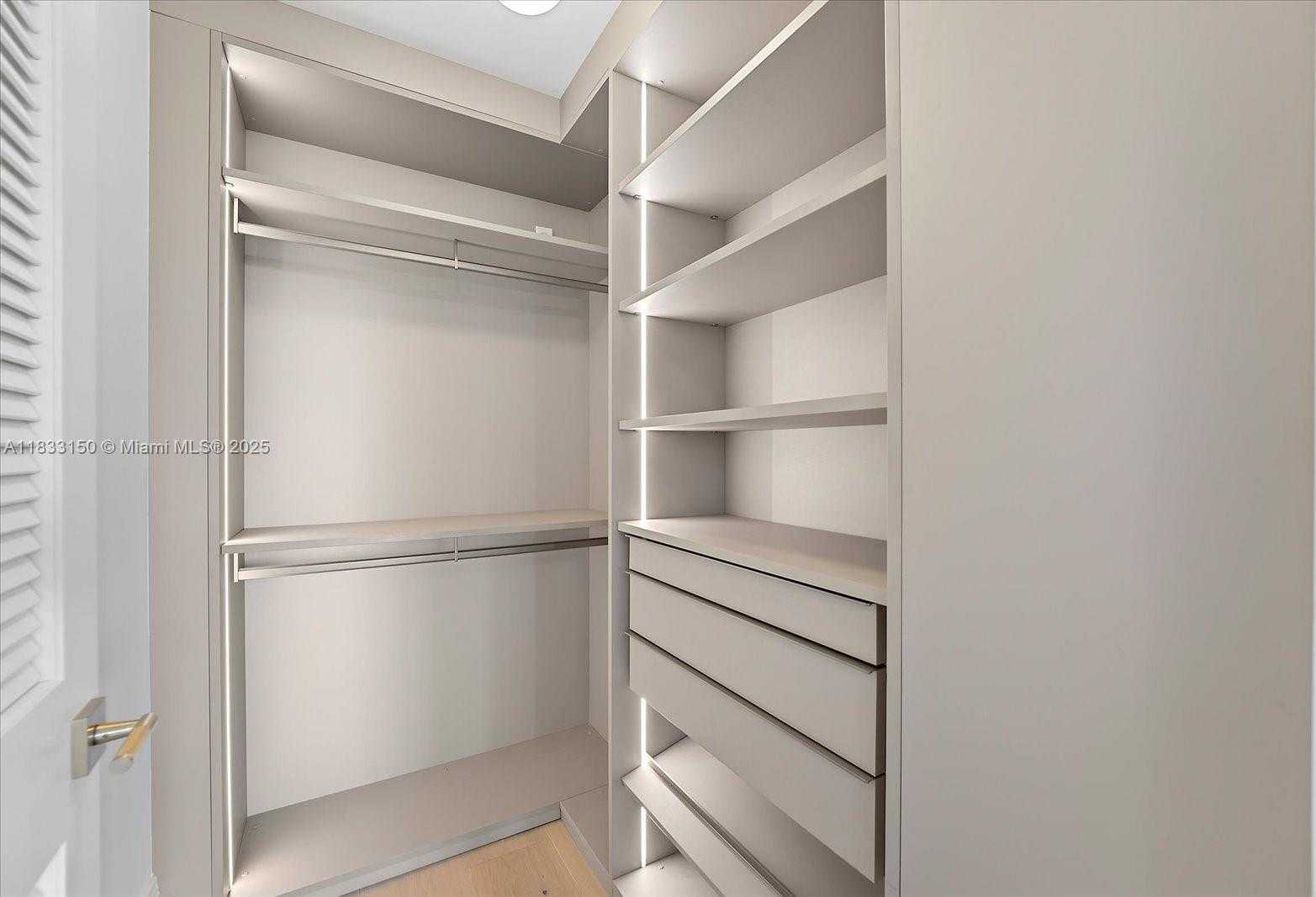 Small Image of 7441 FISHER ISLAND DR #7441, Miami Beach Number 32