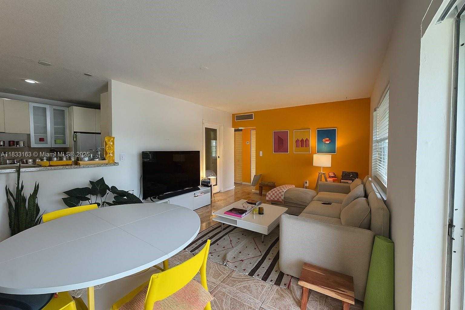 Small Image of 13101 MEMORIAL HWY 215 HWY #215, North Miami Number 2