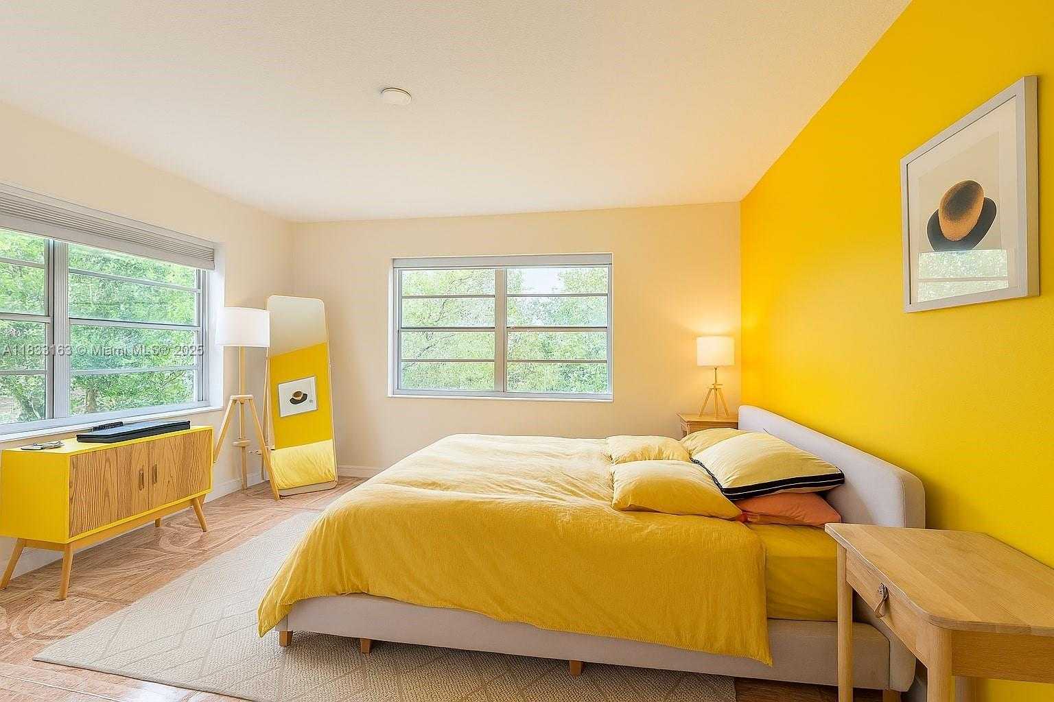 Small Image of 13101 MEMORIAL HWY 215 HWY #215, North Miami Number 5