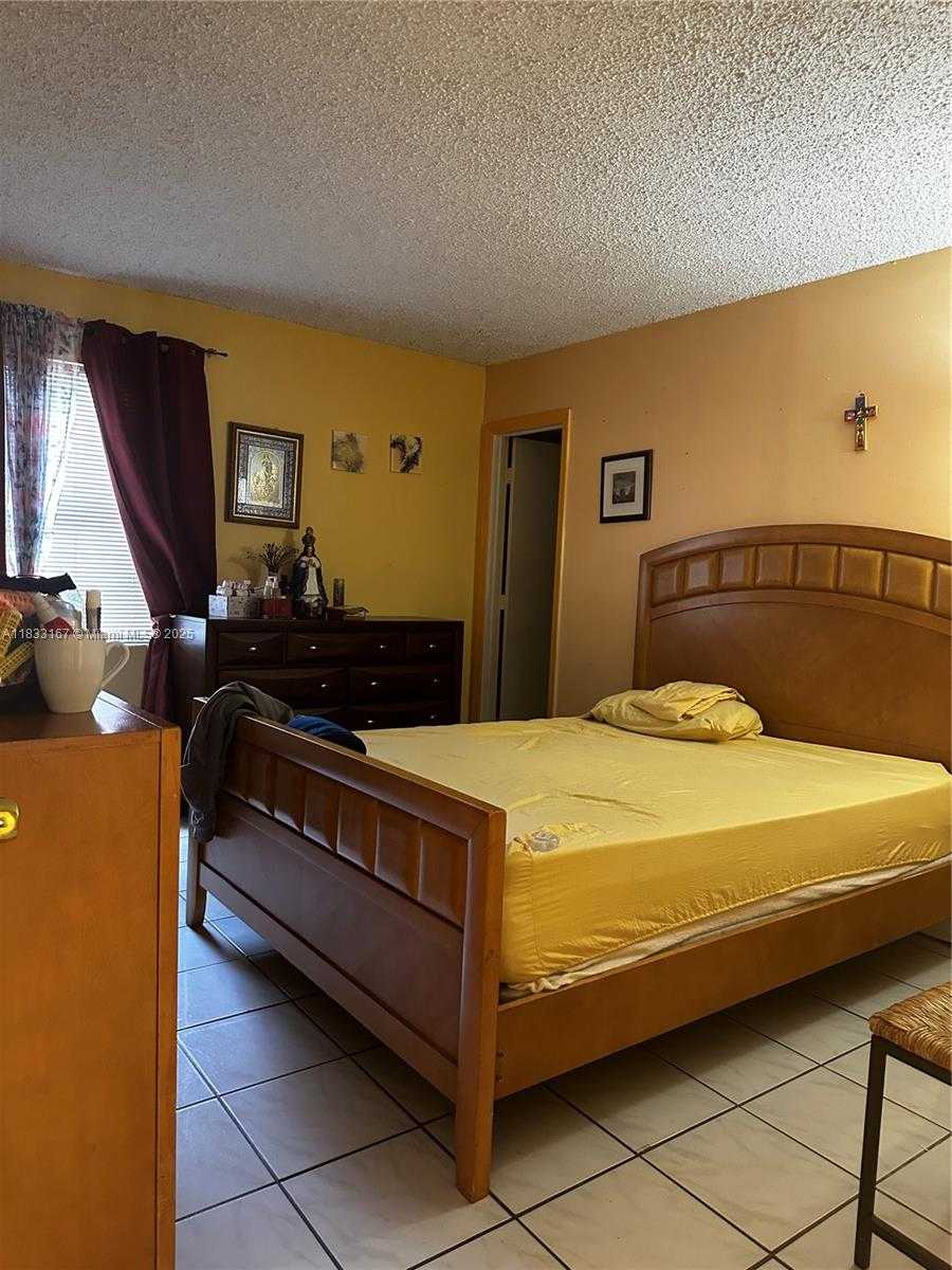Small Image of 311 WEST PARK DR #101-13, Miami Number 12