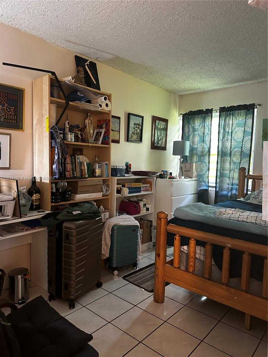 Small Image of 311 WEST PARK DR #101-13, Miami Number 14
