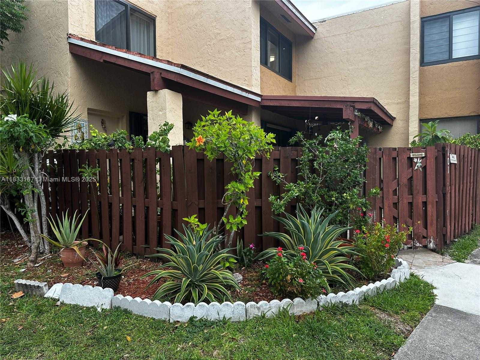 Small Image of 311 WEST PARK DR #101-13, Miami Number 3