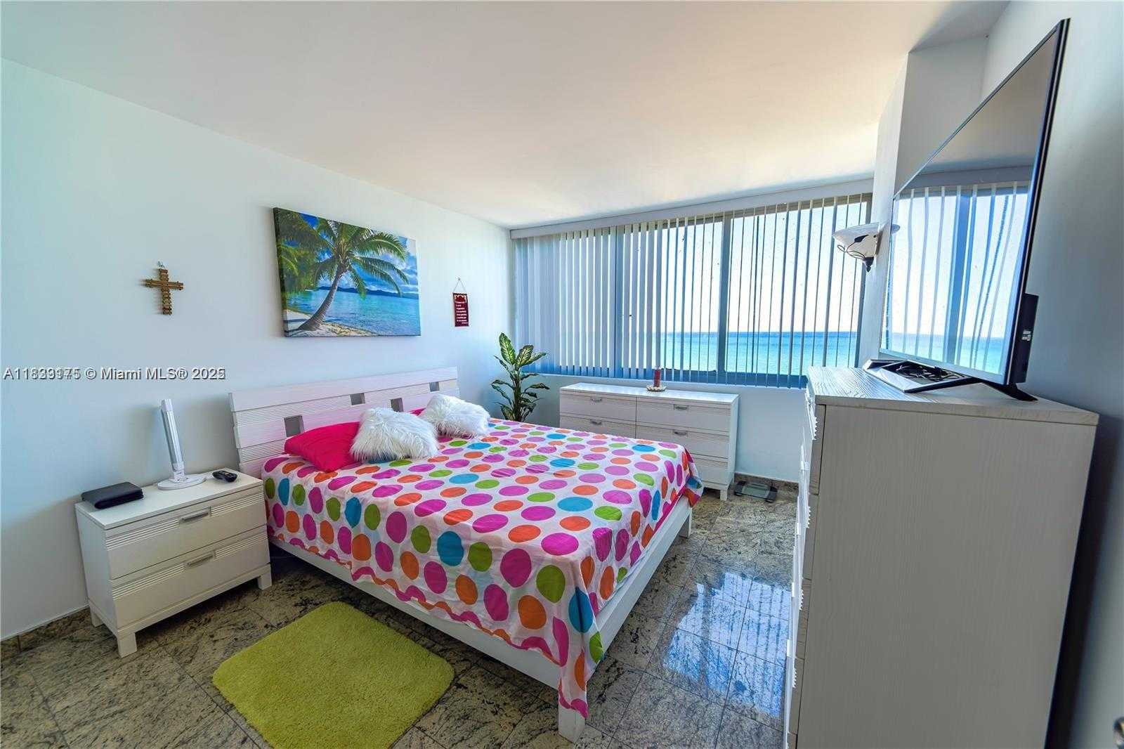 Small Image of 7135 COLLINS AVE #1836, Miami Beach Number 10