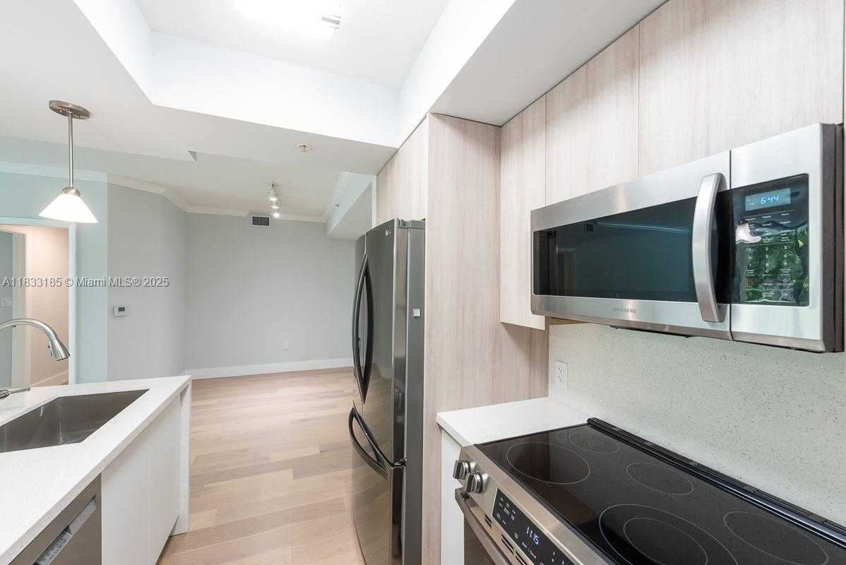 Small Image of 2000 NORTH BAYSHORE DR #203, Miami Number 11
