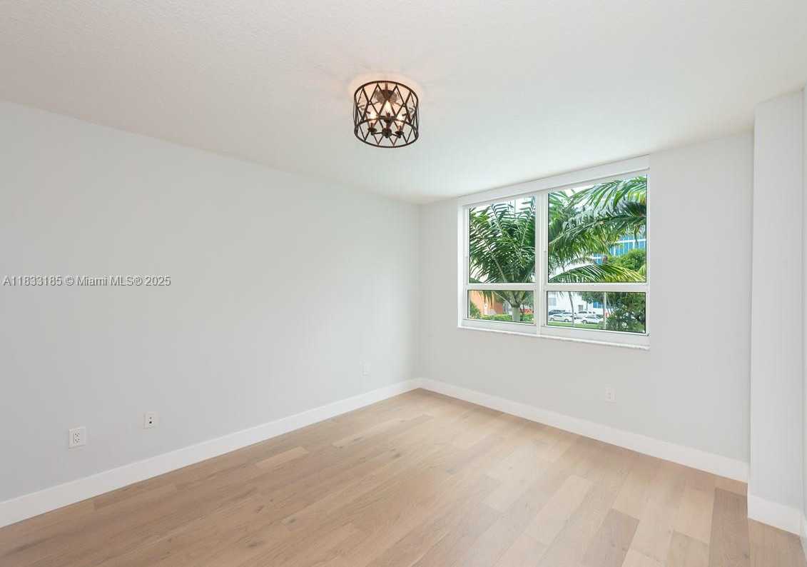 Small Image of 2000 NORTH BAYSHORE DR #203, Miami Number 14