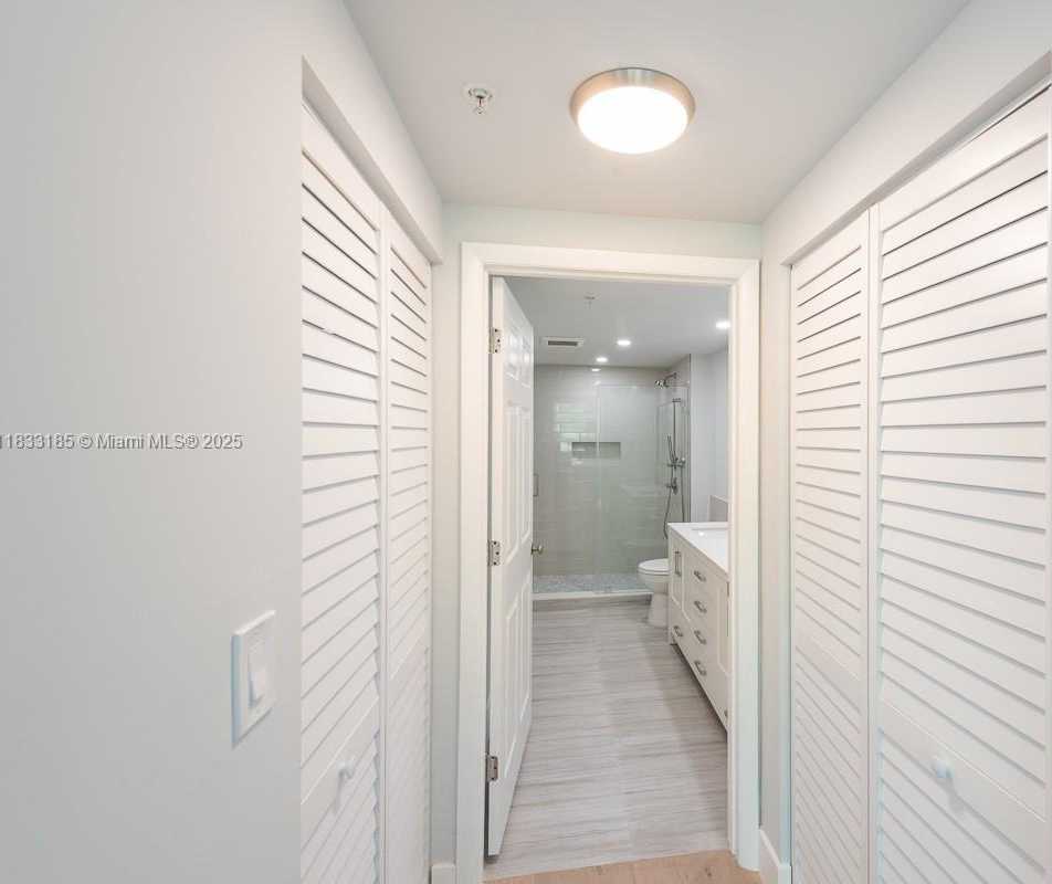 Small Image of 2000 NORTH BAYSHORE DR #203, Miami Number 16