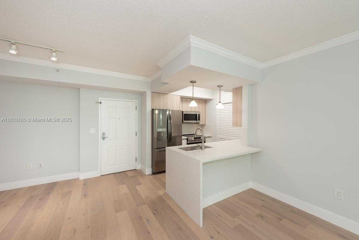 Small Image of 2000 NORTH BAYSHORE DR #203, Miami Number 9