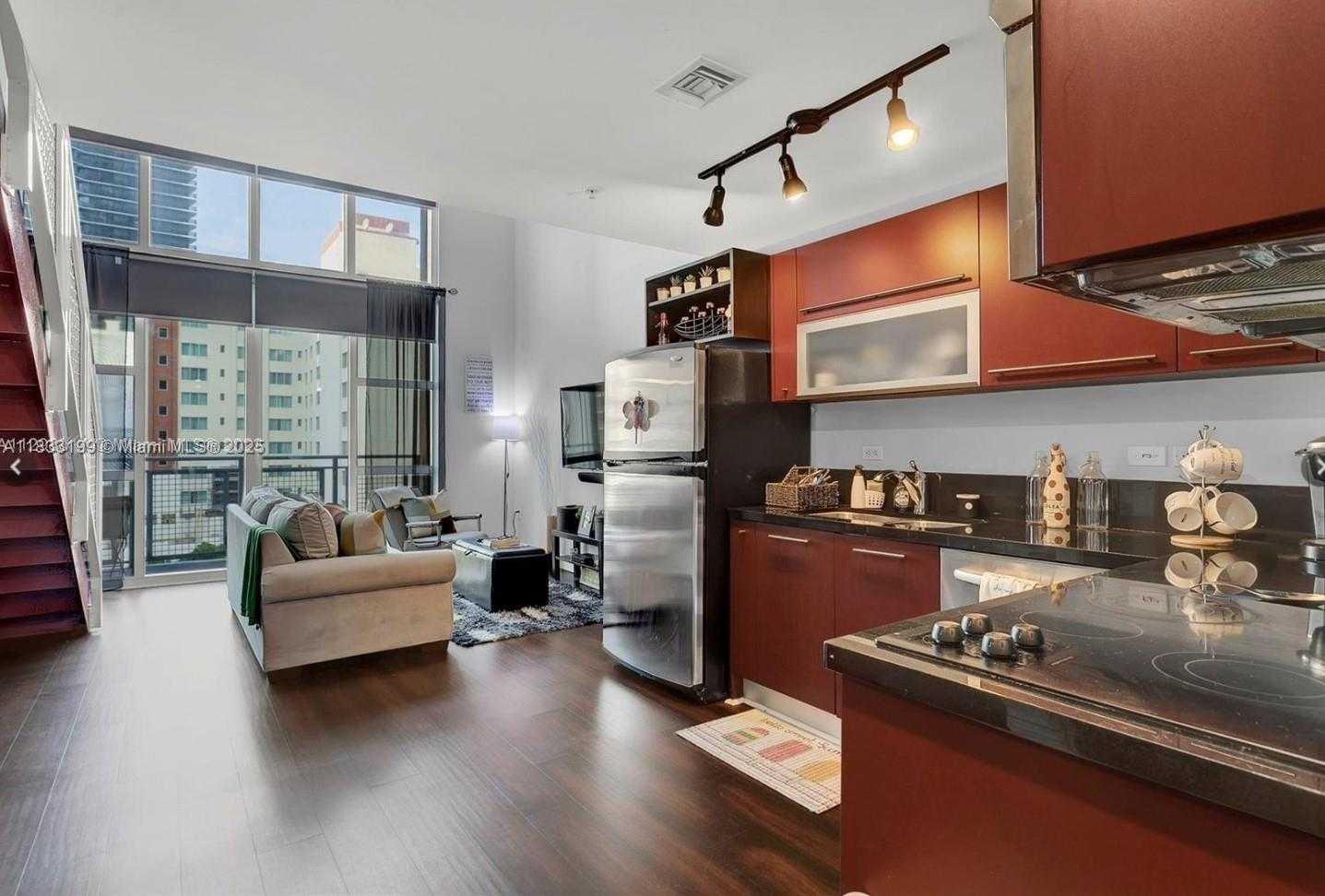 Small Image of 244 Biscayne Blvd, Miami, FL 33131, USA Number 13
