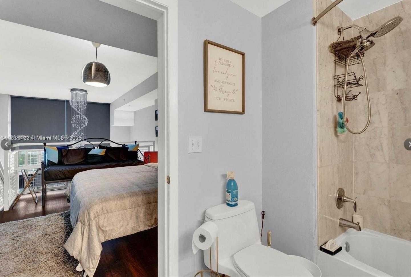 Small Image of 244 Biscayne Blvd, Miami, FL 33131, USA Number 17