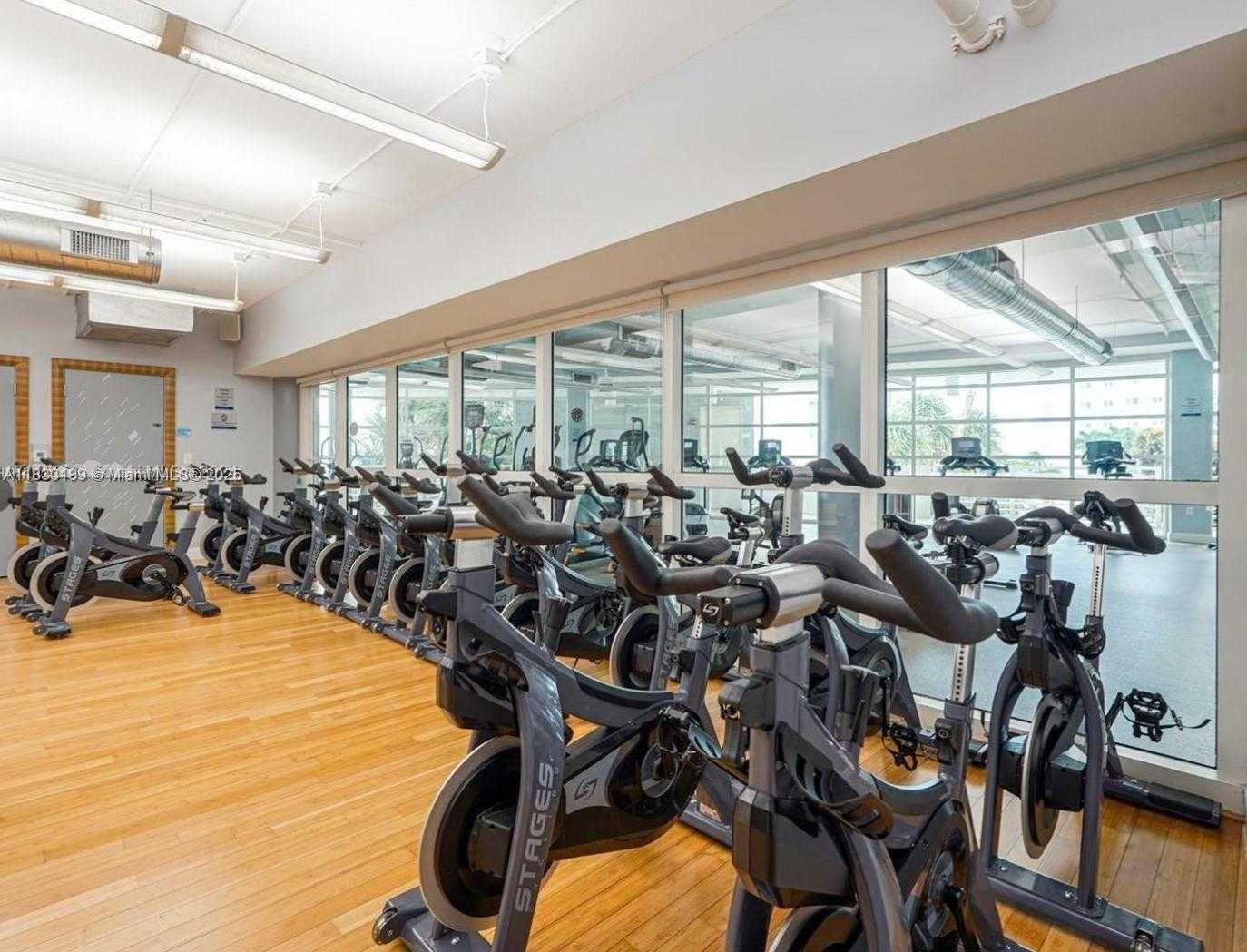 Small Image of 244 Biscayne Blvd, Miami, FL 33131, USA Number 28